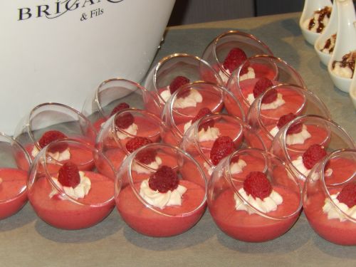 raspberry mousse kitchen pastry