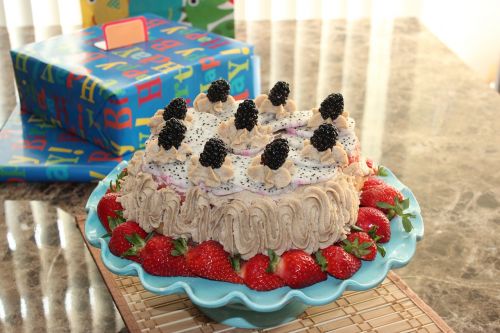 raw cake birthday