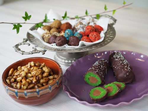 raw balls christmas candy marzipan