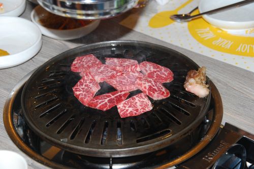raw meat grilled marbling