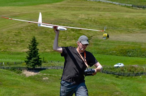 rc glider launch  model airplane  hobby