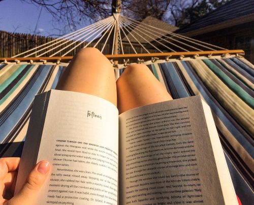 reading hammock relax