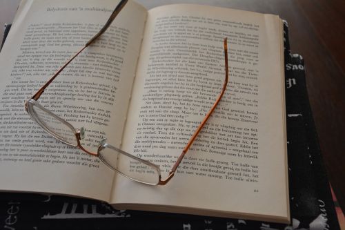 reading glasses books