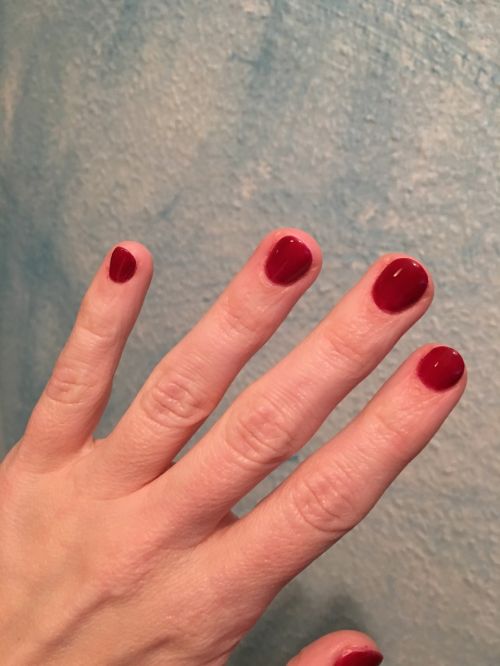 red fingernails painted red