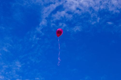 red balloon blue