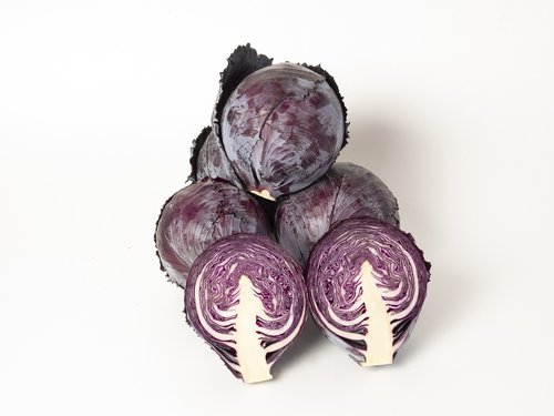 red  cabbage  greens