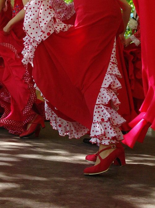 red skirts spanish