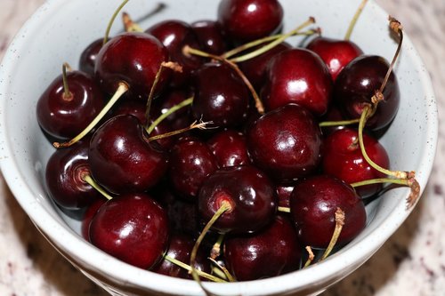 red  cherries  fresh