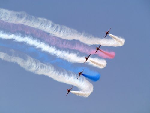 red arrows airplanes jets