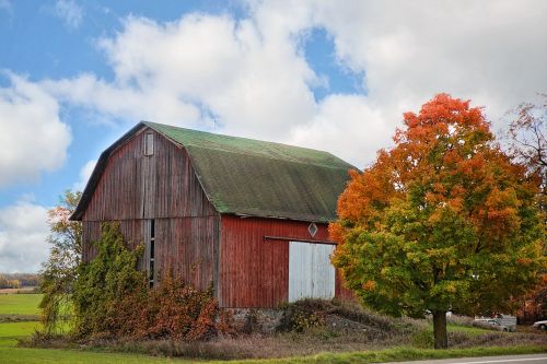 red barn autumn fall