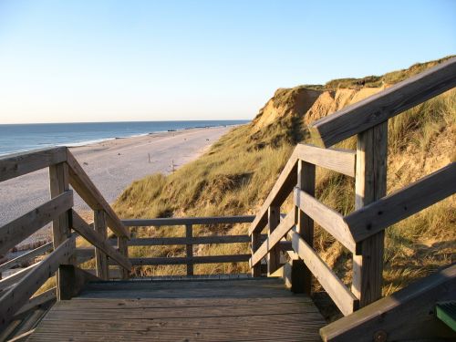 red cliff sylt beach