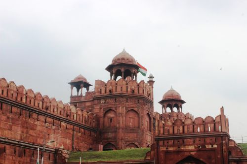 red fort tourism architecture