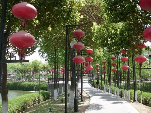 red lanterns fuzimiao surroundings gardens