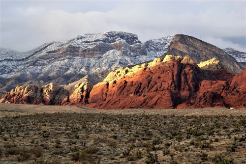 red rock mountains panorama