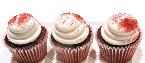 red velvet cupcakes red sugar sweet dessert