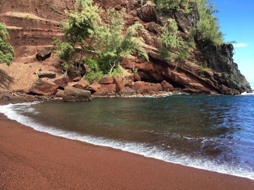 redsend scourge a red sand beach hawaii