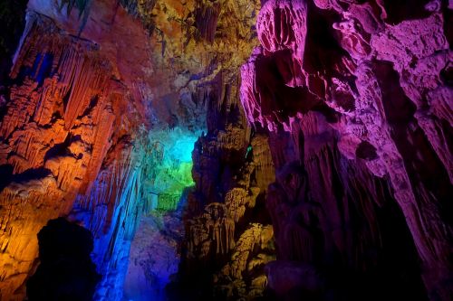 reed flute cave guilin stalactite