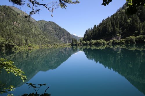 reflection water jiuzhaigou