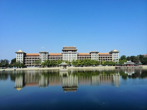 reflection in the water fujian xiamen housing design