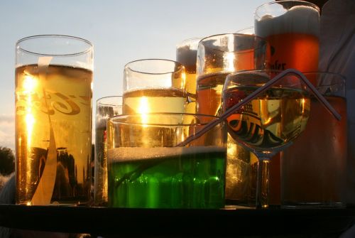 refreshment glasses beverages