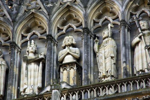 reims cathedral sculptures