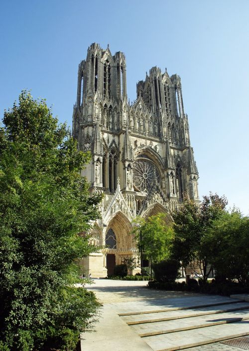 reims cathedral parvis
