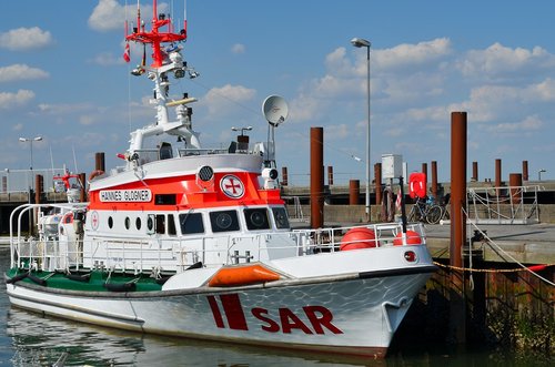 rescue ship  sea rescue  sylt