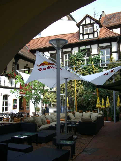 restaurant truss courtyard