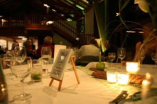 restaurant table wedding