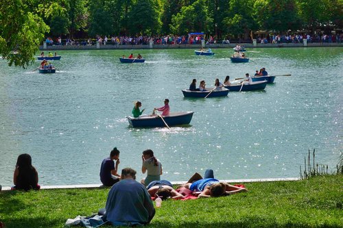 retirement  retiro pond  boats