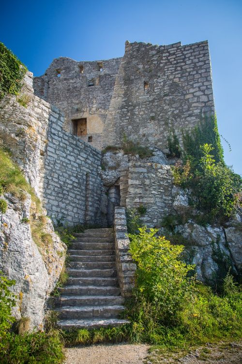 reußenstein castle russias stone knight's castle