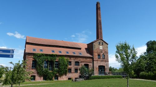 ribbeck distillery building