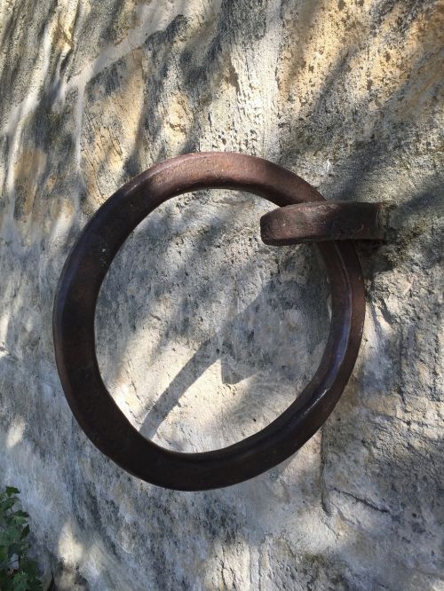 ring wall rusty