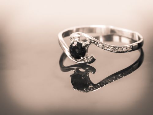 ring sapphire diamonds