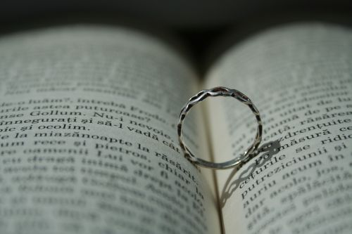 ring book written