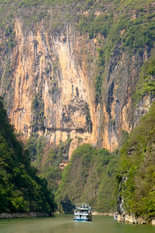 river gorge canyon