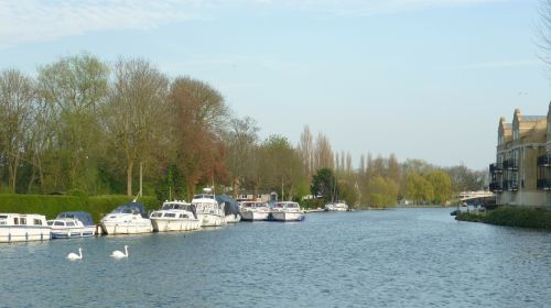 river thames boats