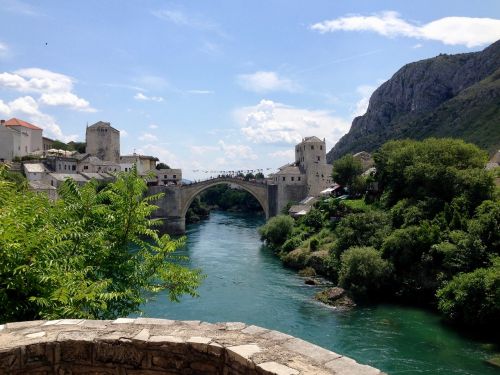 river monument bridge