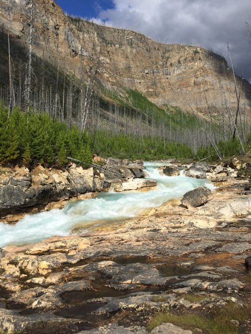 canada river mountain