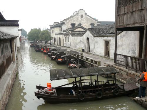 river wuzhen water town