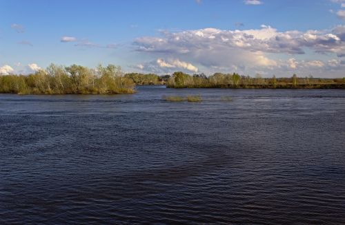 river island clouds