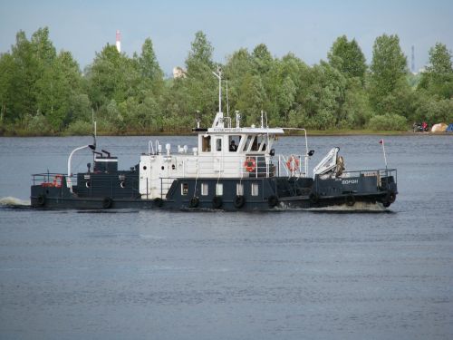 river tug sky