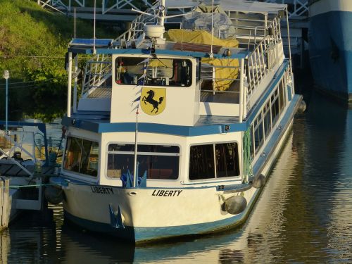 river ships neckar