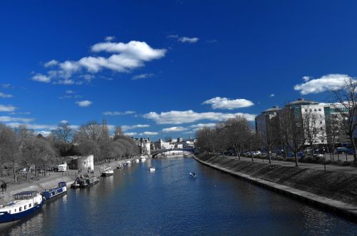 River And The City