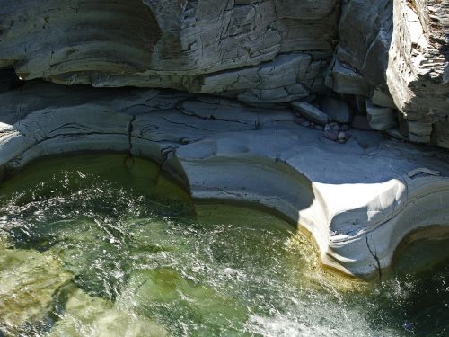 riverbed rocks formations