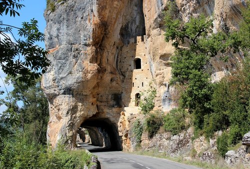 road  tunnel  roche