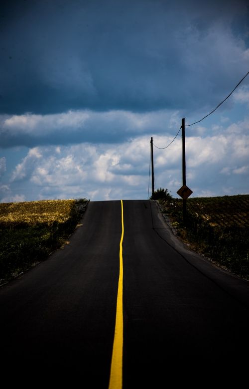 road line yellow