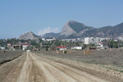 road crimea city