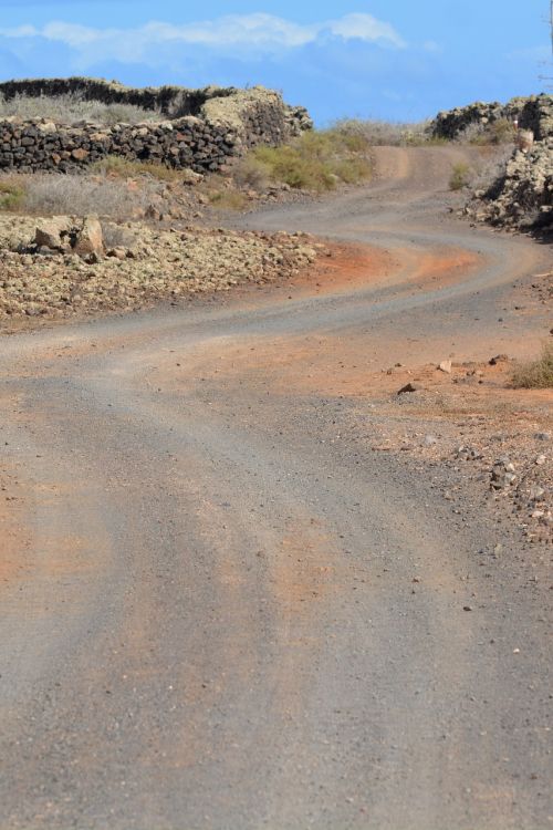 road landscape bends