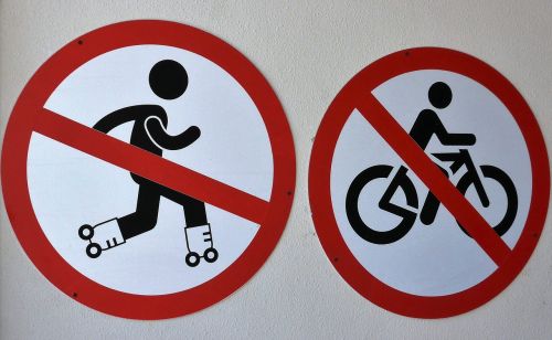 road sign forbidden roller skate